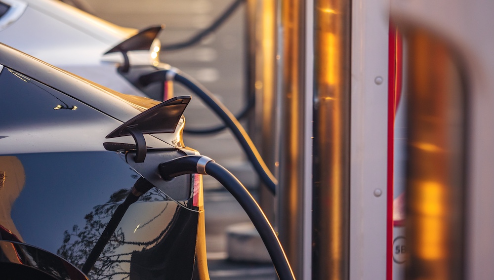 ICE vs EV: Performance, costs, and lifespan