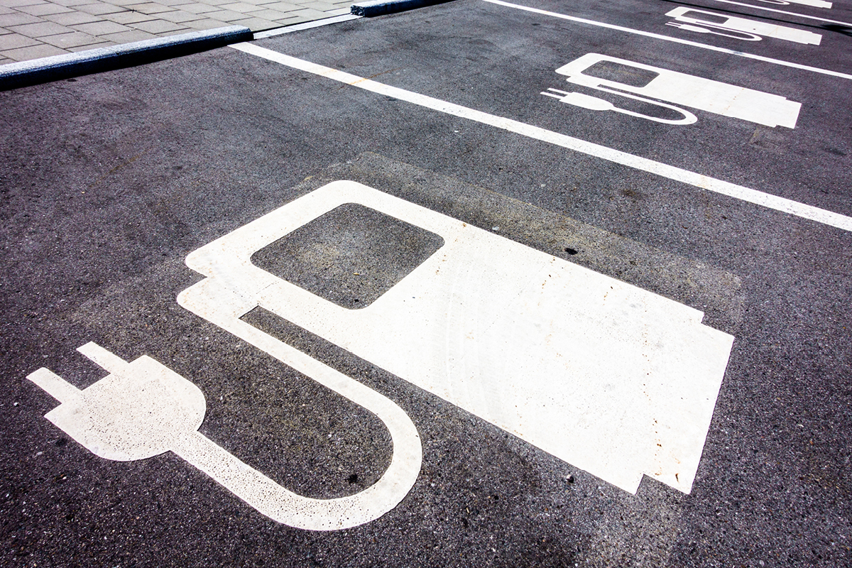 Collaboration and incentives can calm the volatile EV used car market